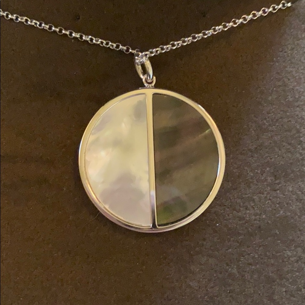 Sterling silver mother of pearl necklace - Picture 3 of 4